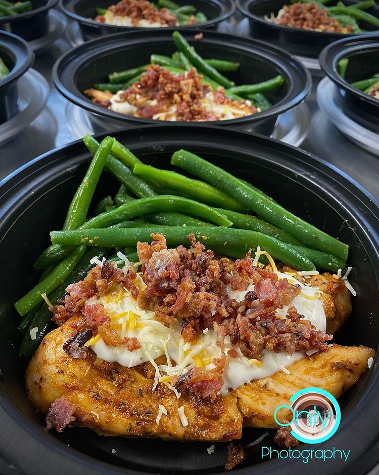 Keto Meal 03: Cheesy bacon ranch chicken with green beans